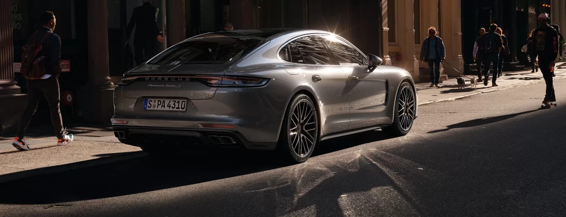 Компания Porsche серьезно обновила линейку Panamera